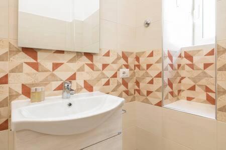 Iflat Lovely And Bright 2 Bed Flat Near Termini Rome Exterior photo